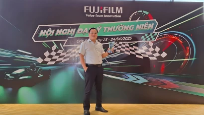 Siêu Nhanh nhận Giải Bạch Kim Fujifilm 2025 – Đại lý xuất sắc toàn quốc