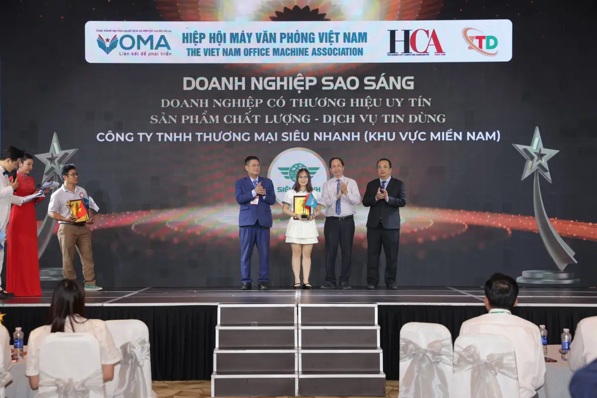SIÊU NHANH TỰ HÀO NHẬN CHỨNG NHẬN DOANH NGHIỆP SAO SÁNG 2025